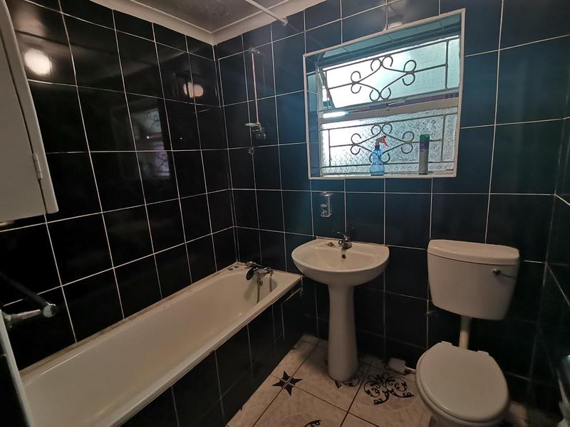 To Let 2 Bedroom Property for Rent in Portlands Western Cape